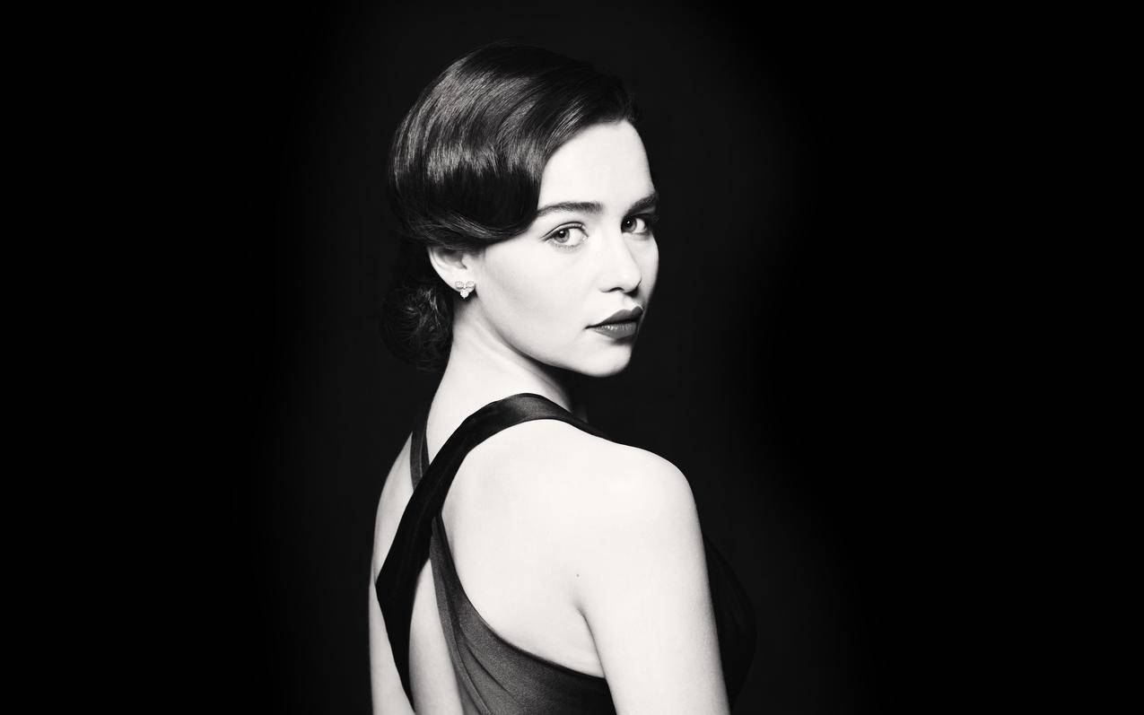 EmiliaClarke,布鲁奈特,女演员,名人,女人,旁观者,单色,简单的背景,魅力