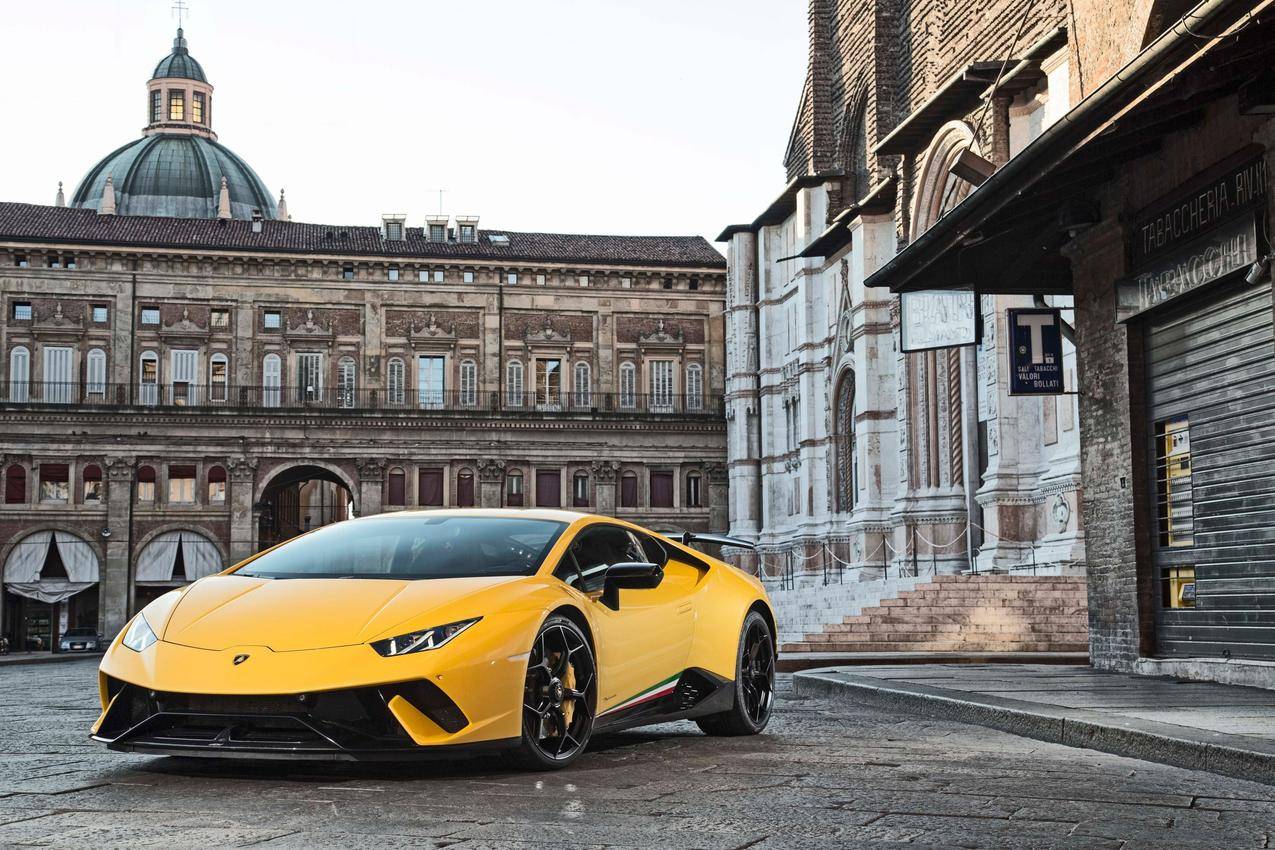 汽车,汽车,街道,跑车,超级跑车,旧建筑,大教堂,Lamborghini,黄汽车,兰博基尼胡拉肯,意大利
