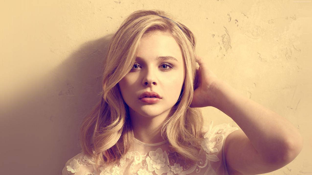 金发碧眼的女名人,chloëgracemoretz