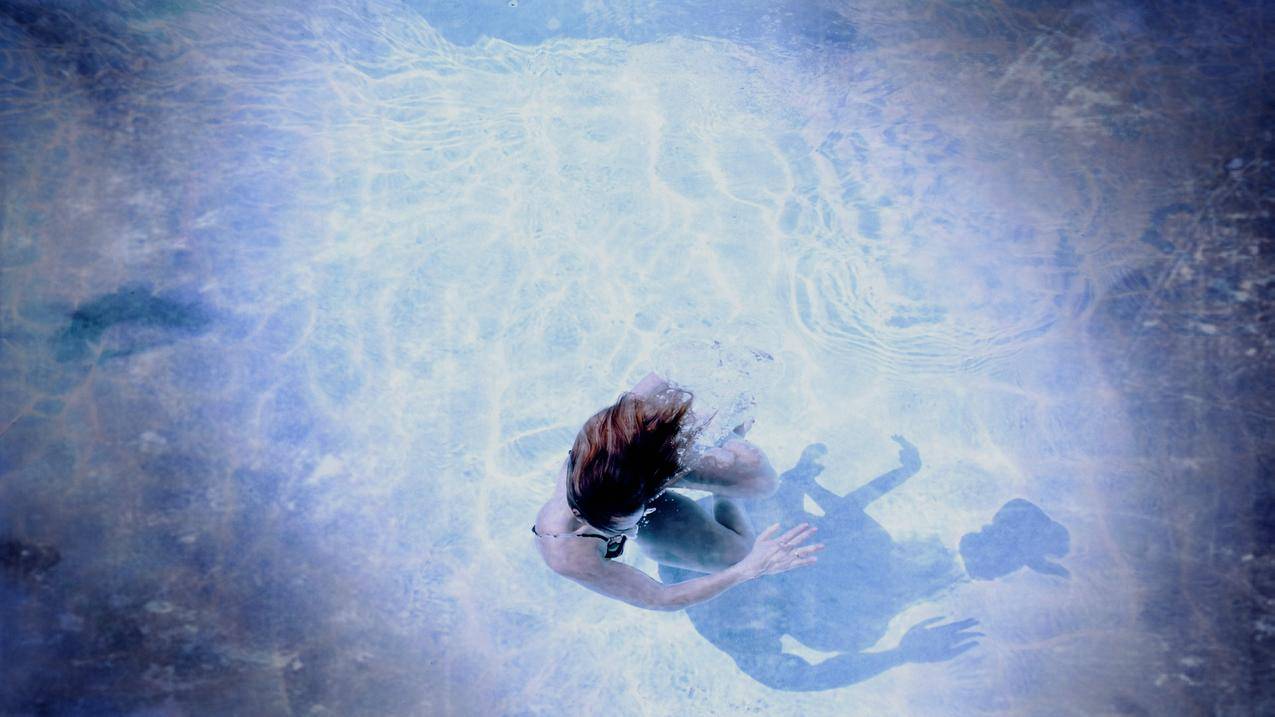 深色,水,泳池,比基尼,蓝色,白色,黑暗,阴影,戒指,气泡,水下