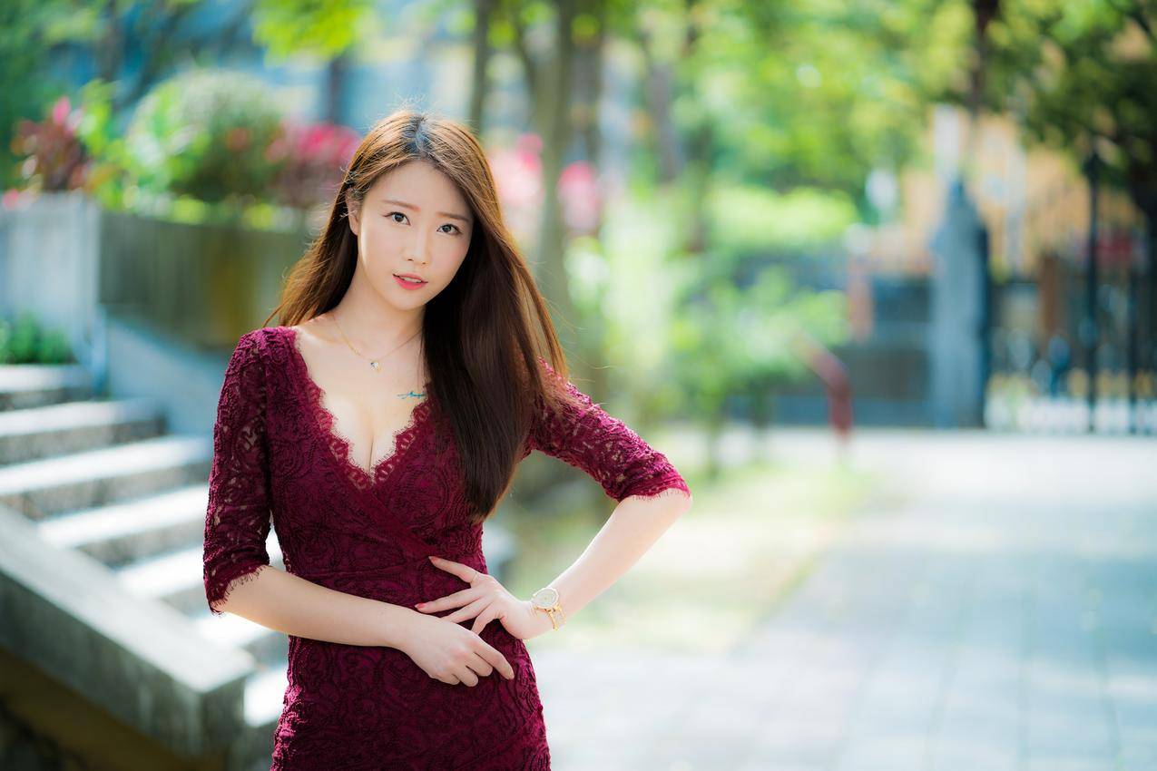 妇女,模型,亚洲,黑发,lookingatviewer,paintednails,womenoutdoors,礼服,楼梯,depthoffield,肖像,项链,手表