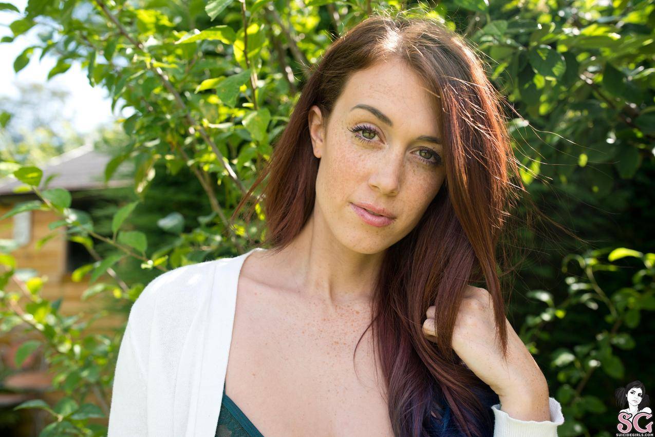 是的,charlotteherbert,suicidegirls