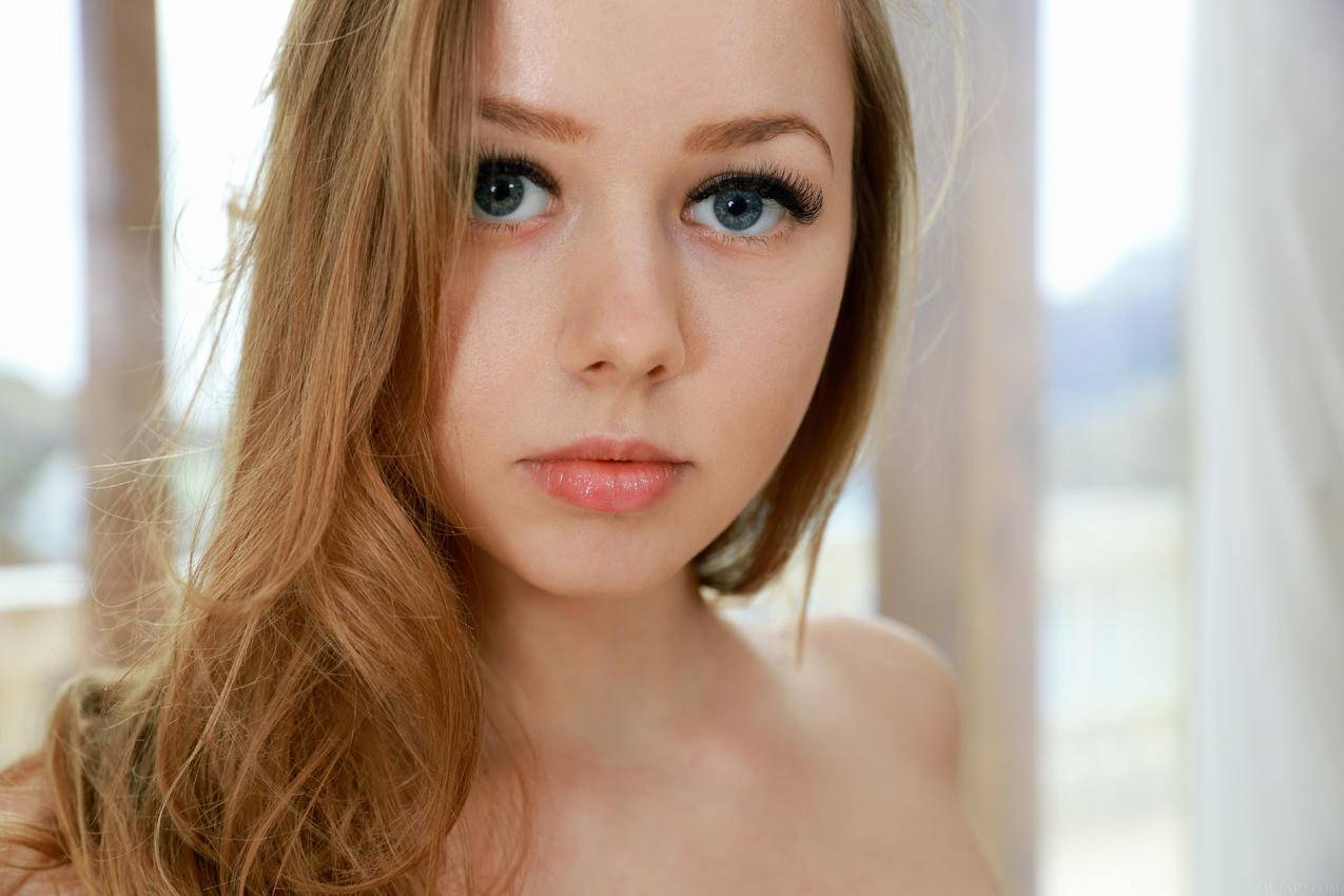 JuliaSweet,女性,黑发,blueeyes,长毛,MET-ART,房间