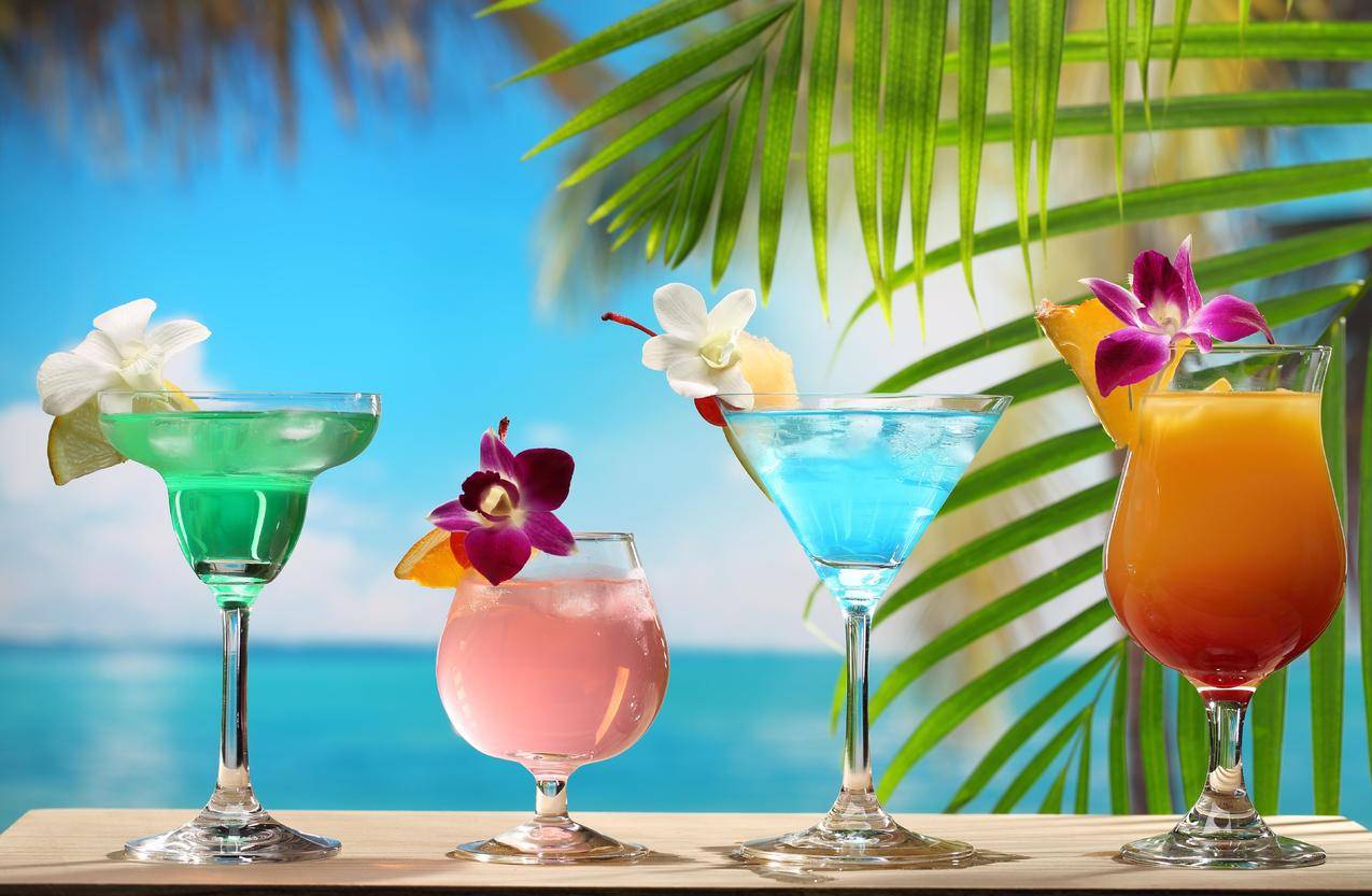 饮料鸡尾酒菠萝热带海边天空柠檬棕榈树椰子橙汁,图片