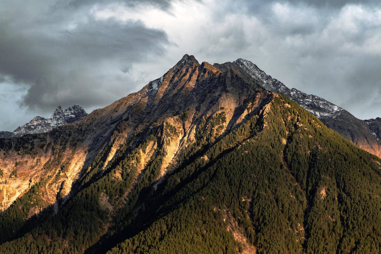 青山5k壁纸