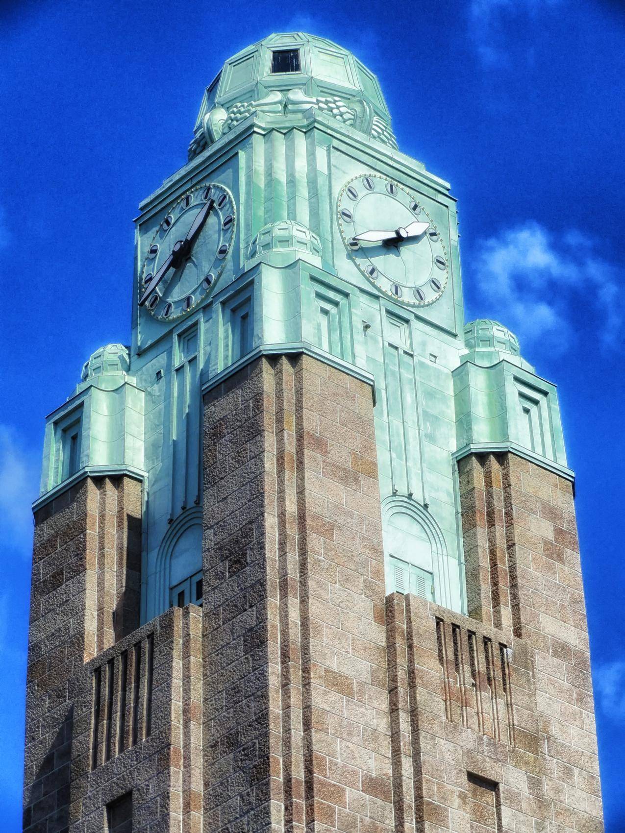 芬兰赫尔辛基火车站的时钟塔建筑图片