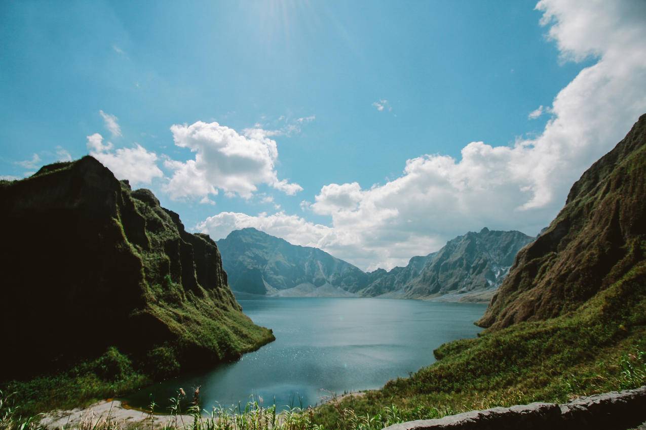 皮纳图博山陨石坑高清大图