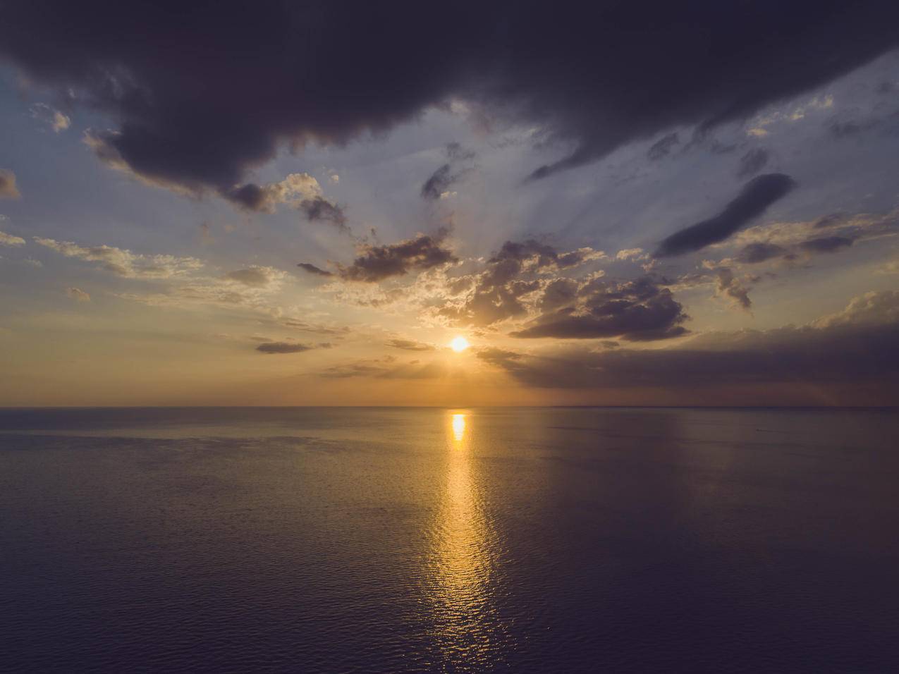 日落时的海洋风景