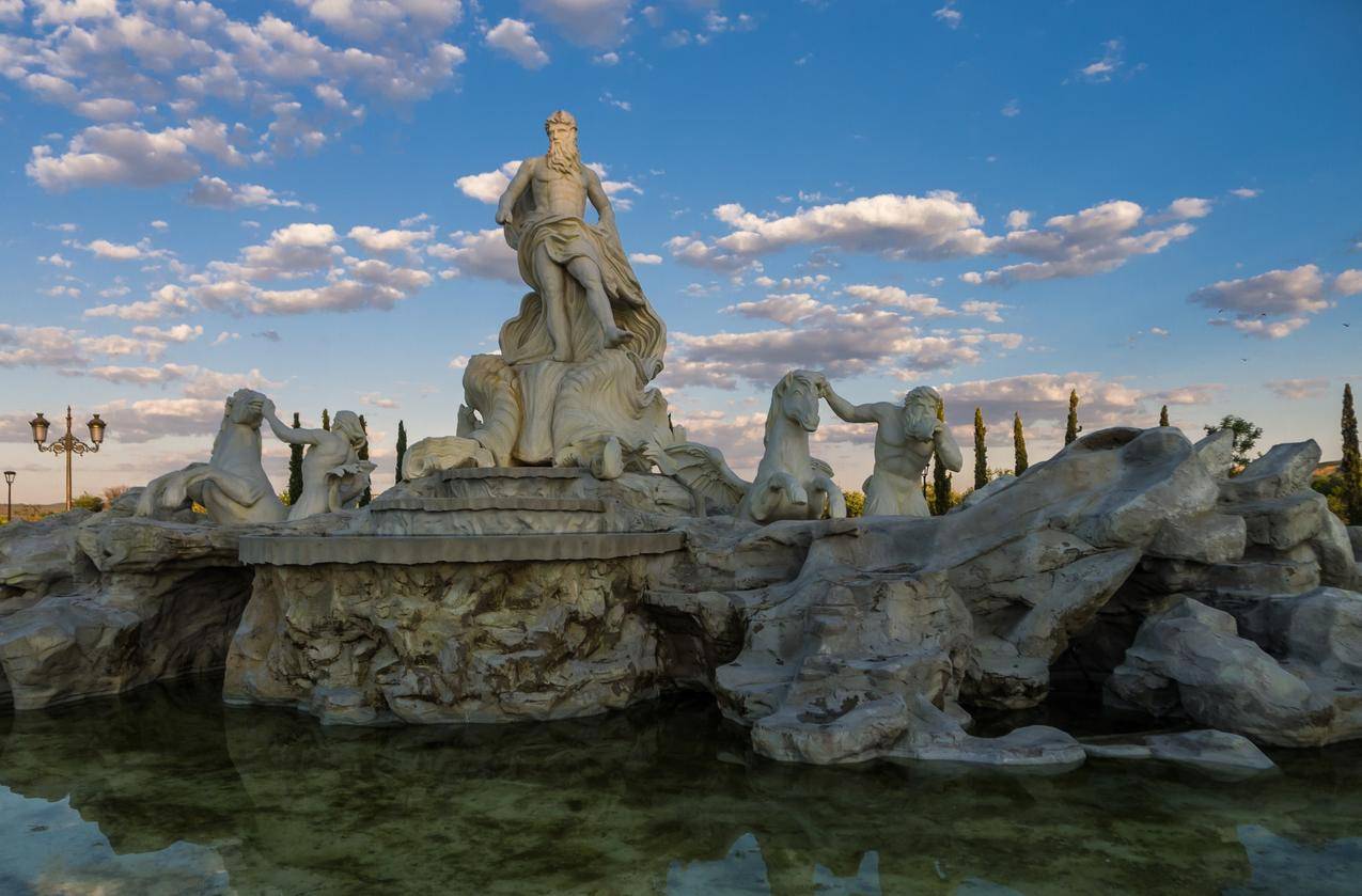 罗马特雷维喷泉雕塑图片