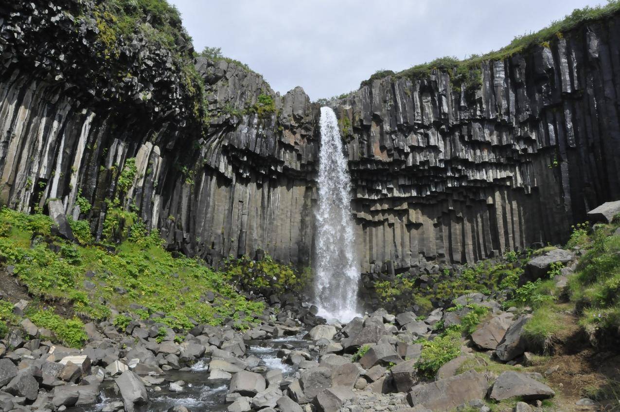 岩石,高山流水瀑布图片