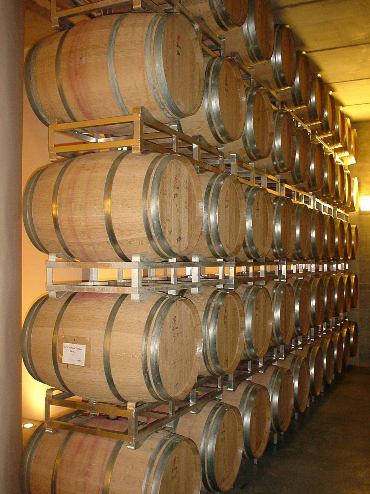 葡萄酒木酒桶高清图片