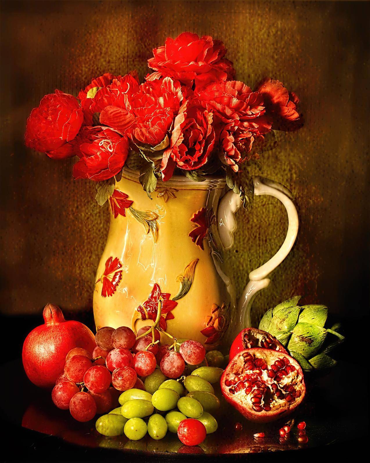 红花绿豆旁的红花花瓶