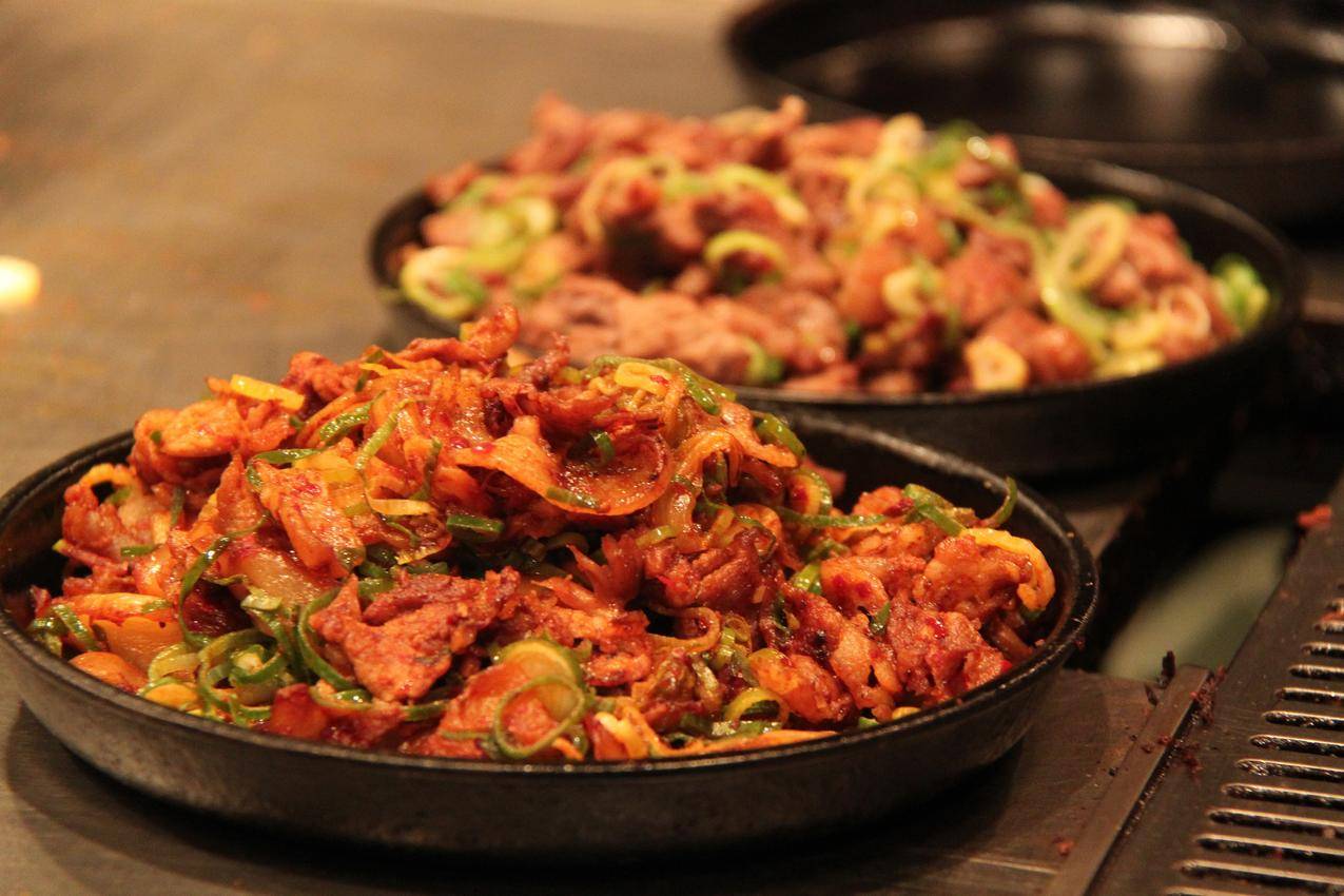 青椒炒猪肉菜品高清图片
