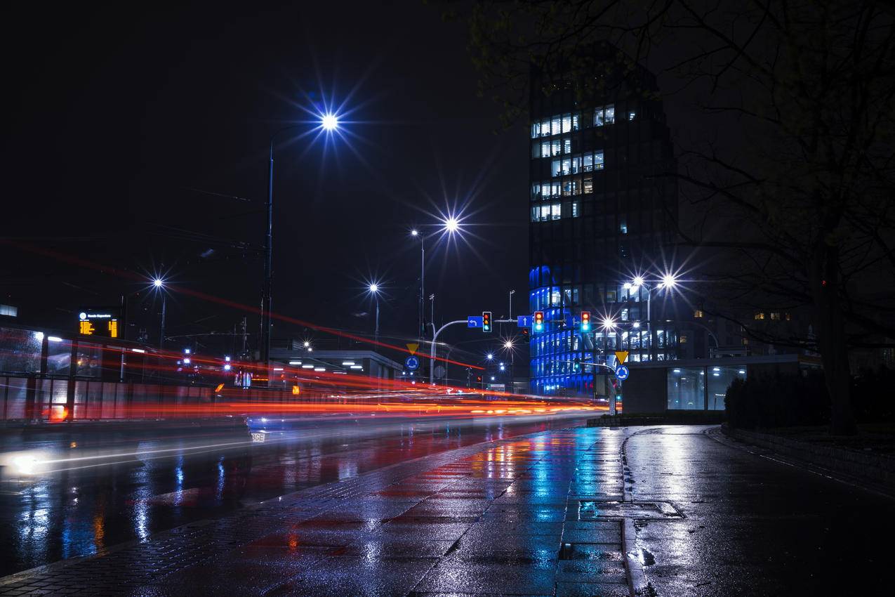 夜间道路的时间推移摄影