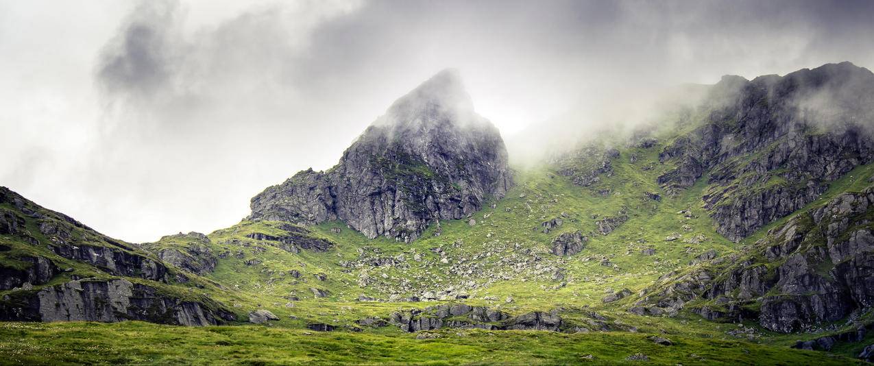 苏格兰南部高地的山3440x1440风景壁纸