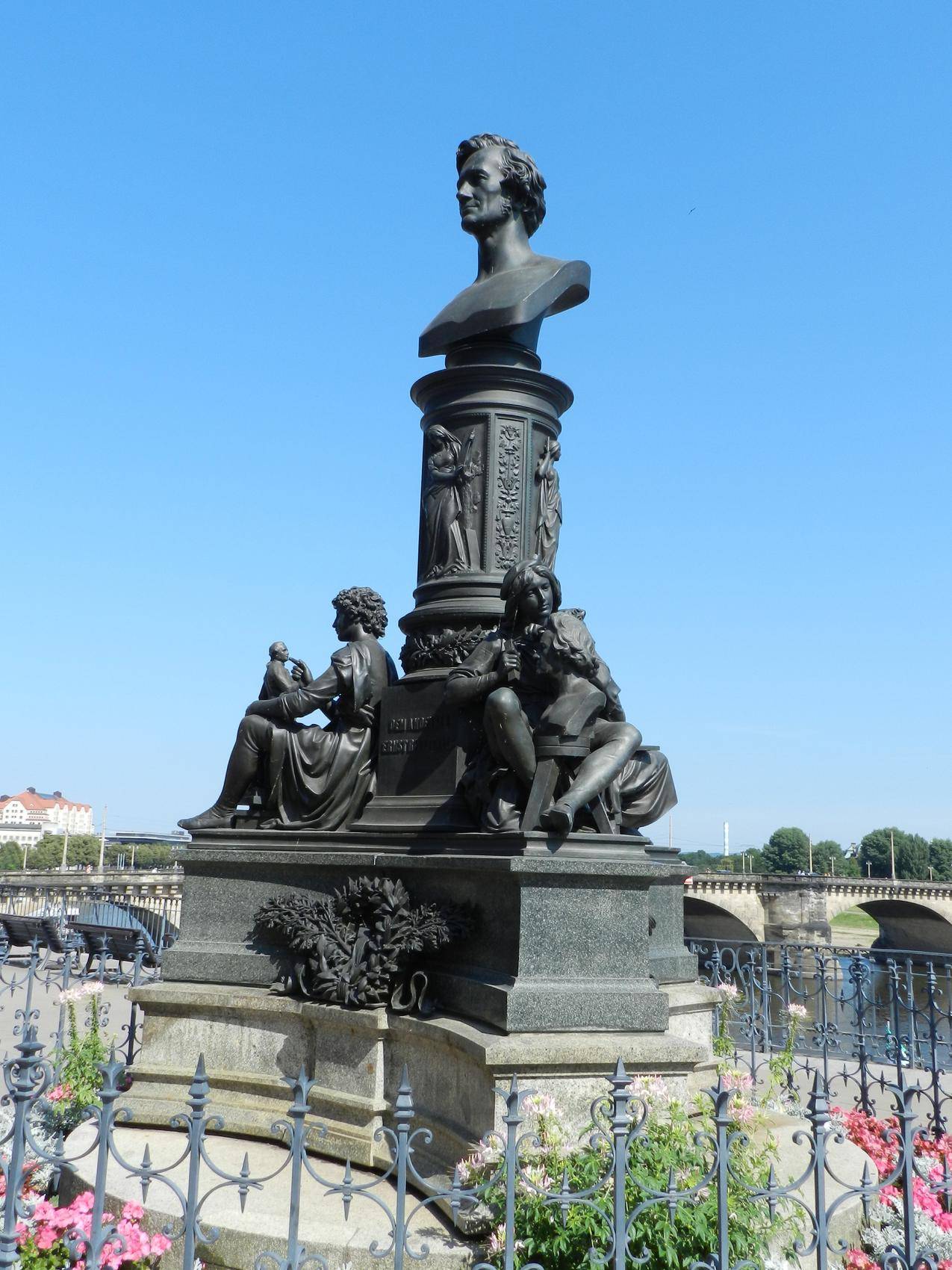 德国德累斯顿城市景观人物雕塑