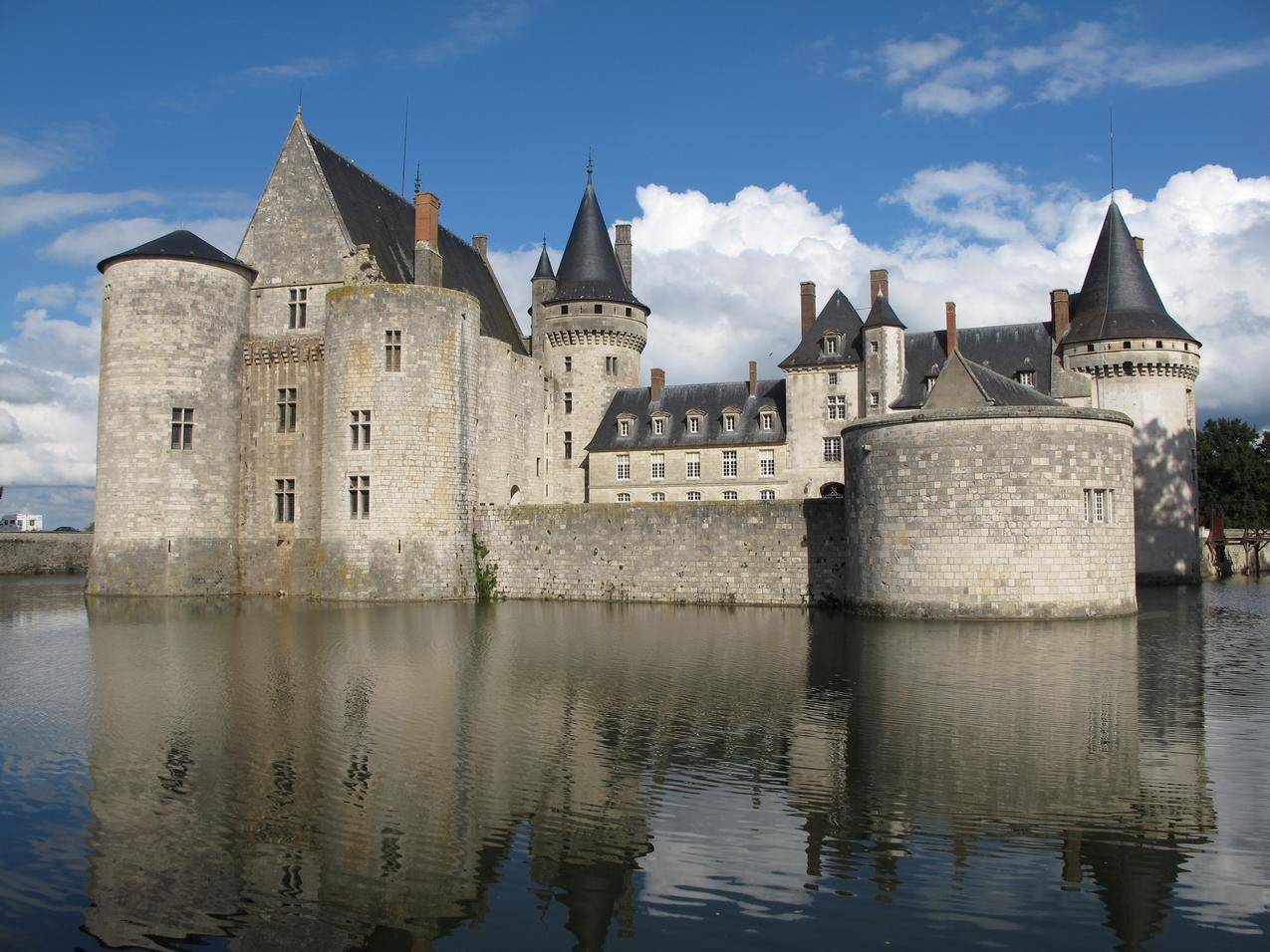 法国卢瓦尔河畔的凡尔赛宫城堡图片
