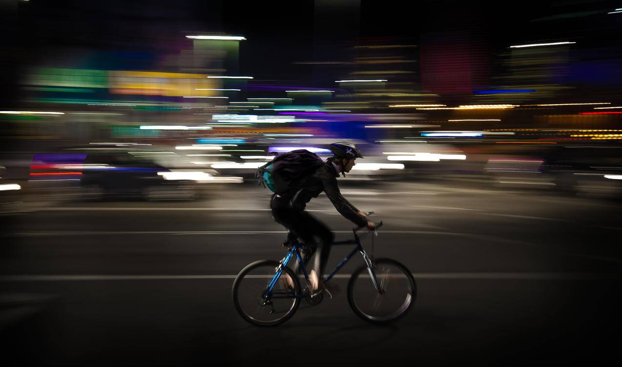 骑自行车人骑自行车的图片