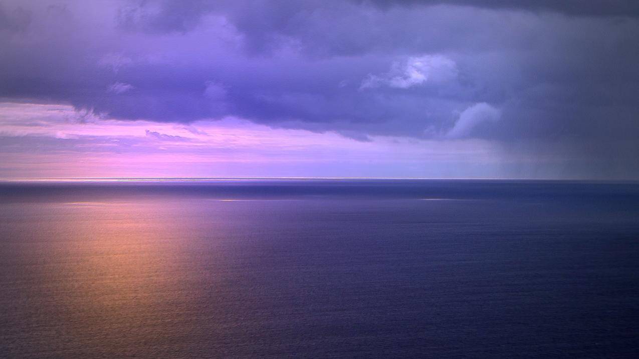 海上壮丽的天空景观