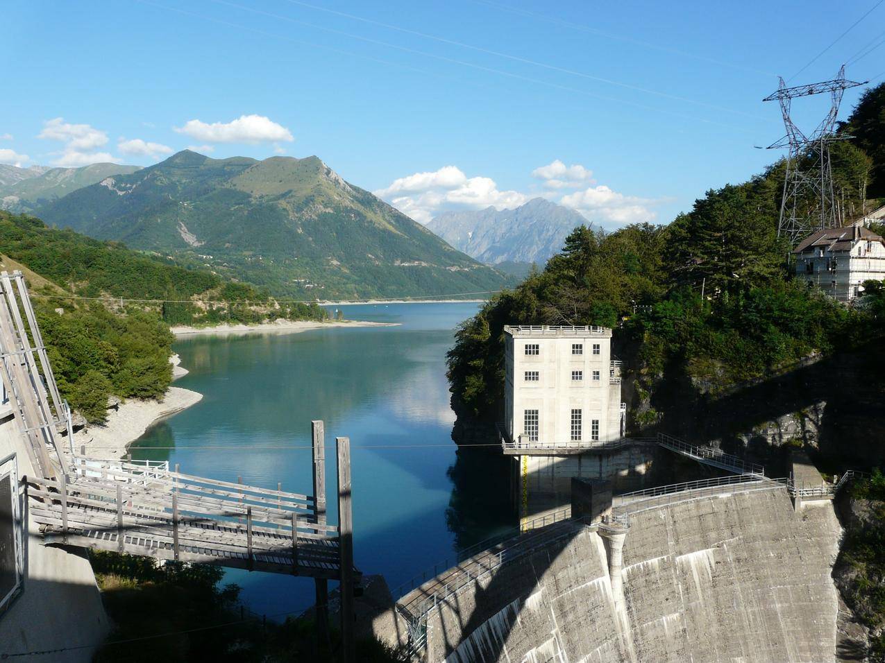 阿尔卑斯山水电站图片