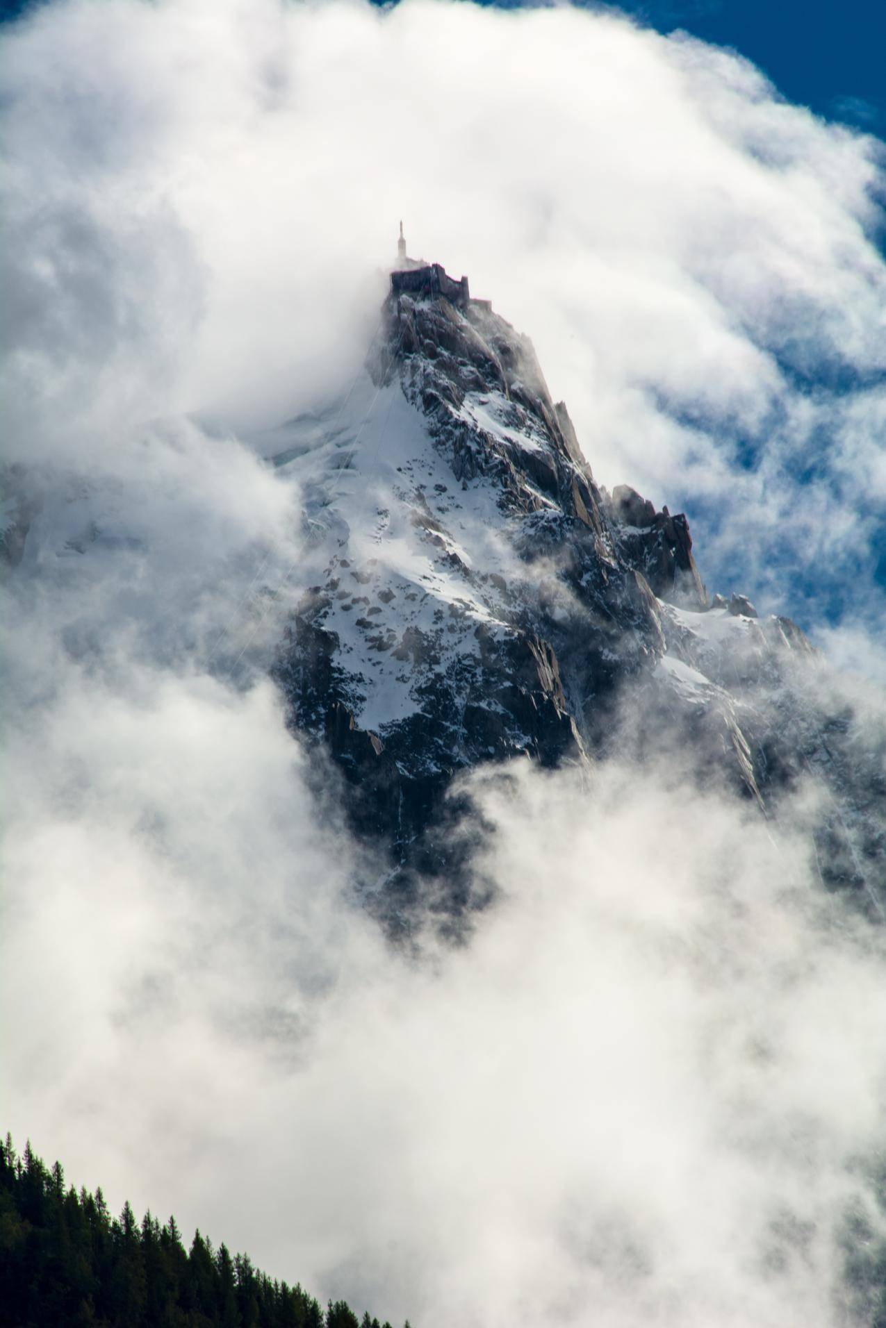 云雾山峰高清图片