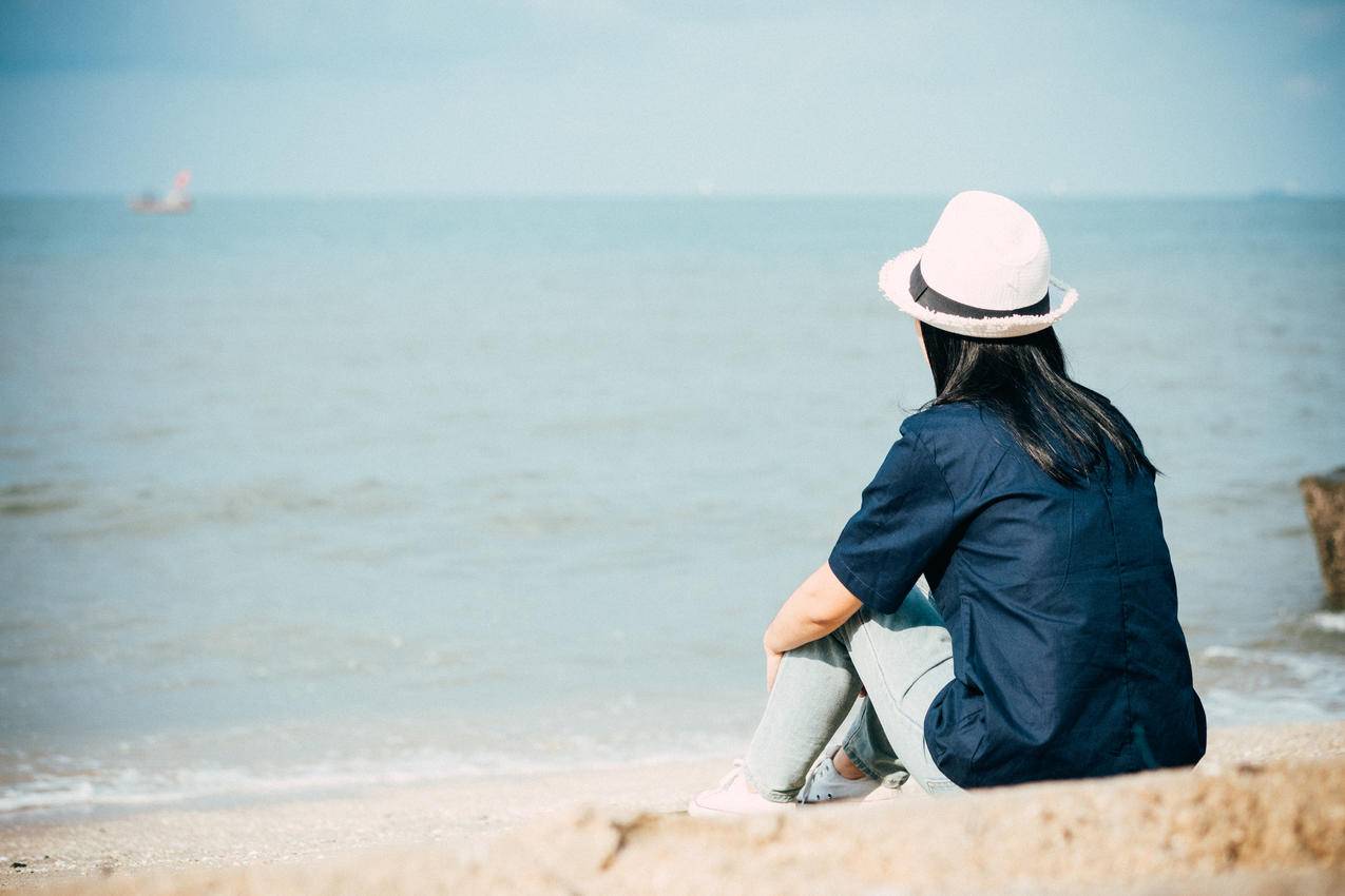 海,沙滩,沙滩,女人cc0可商用高清图片