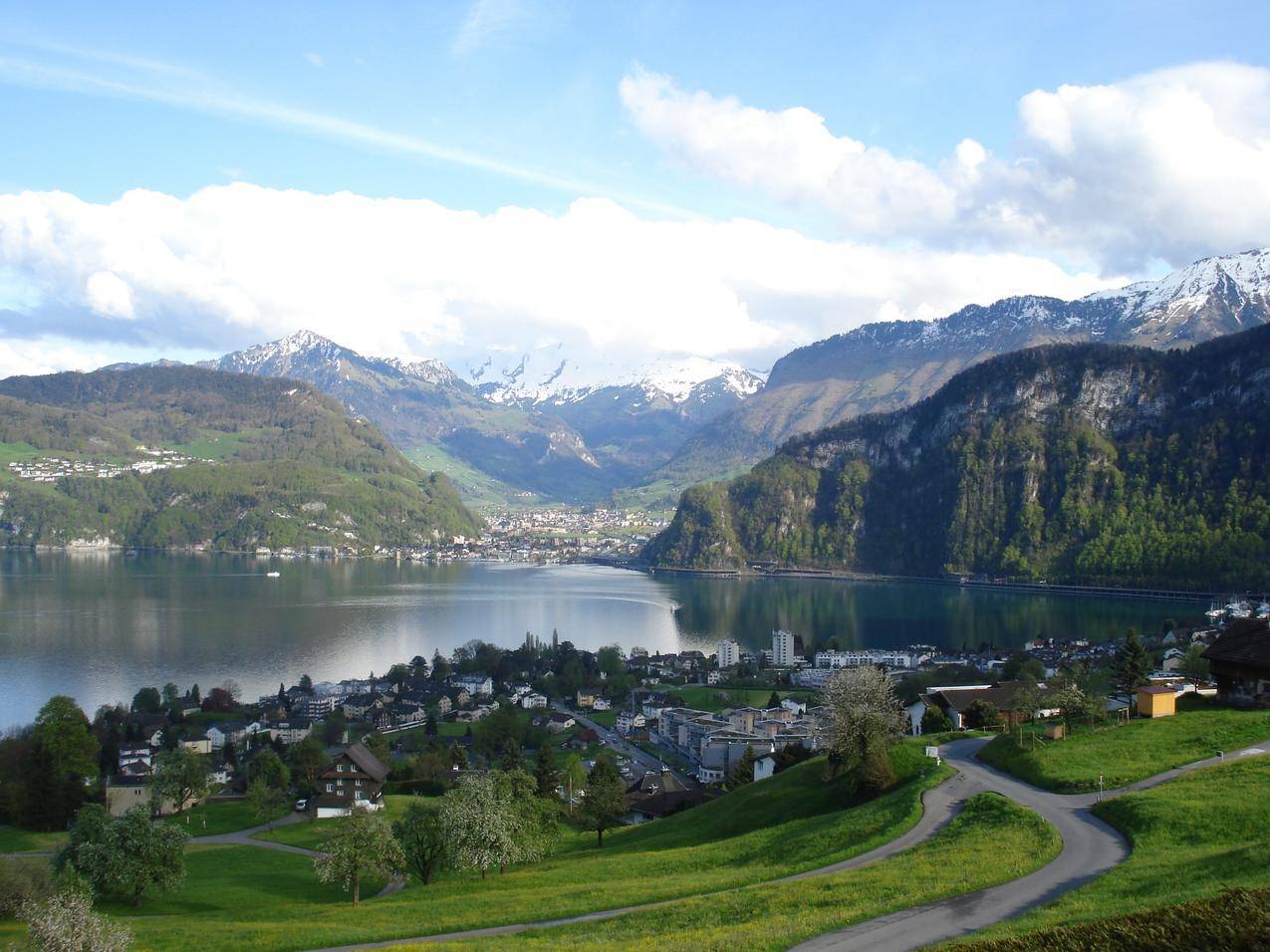 瑞士琉森湖蓝图片风景桌面壁纸-壁纸图片大全