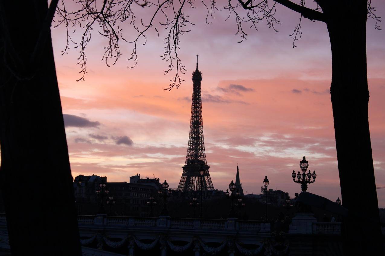 sillhouete,Eiffel,Tower,of