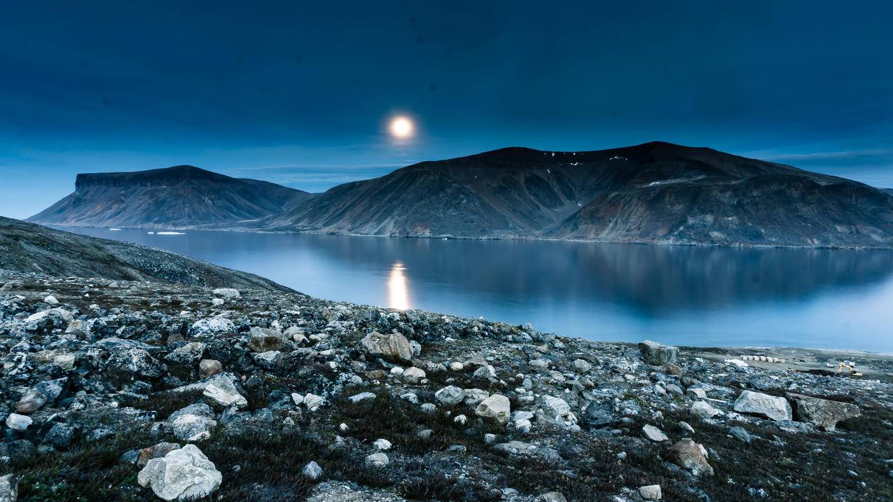 岛山附近夜间岩层的形成