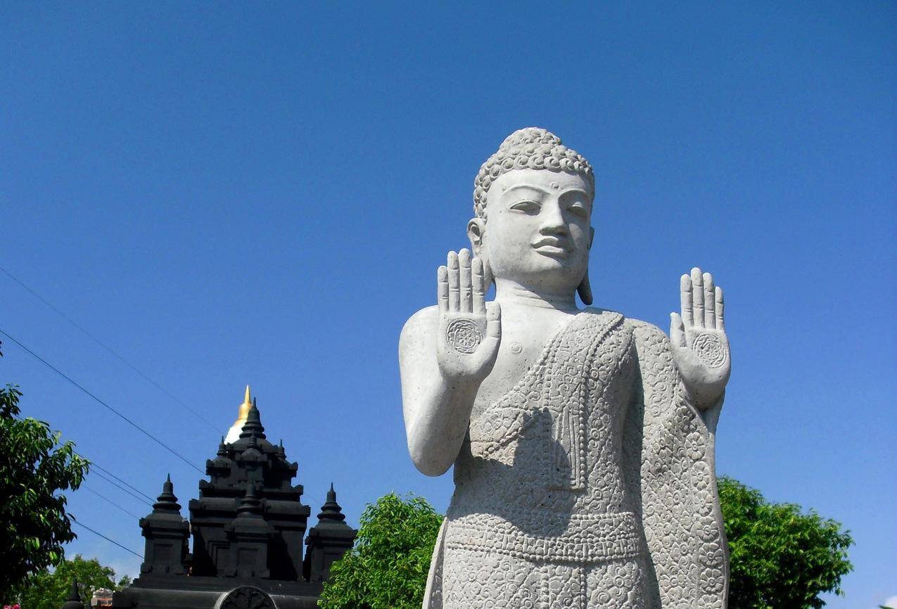 印度尼西亚巴厘岛的佛像雕像