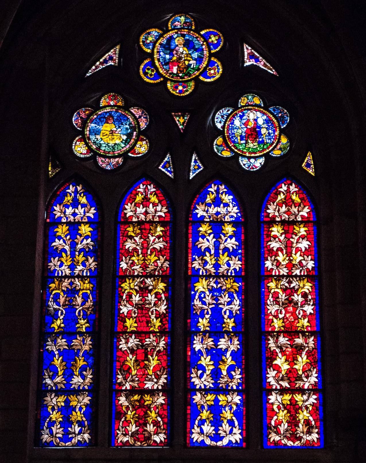 教堂的染色玻璃