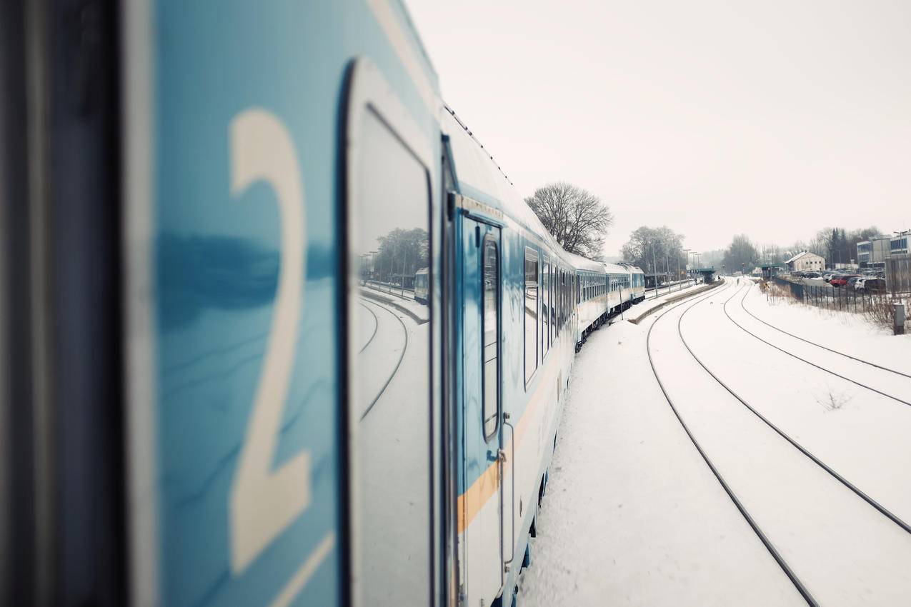 冬天的列车火车高清图片