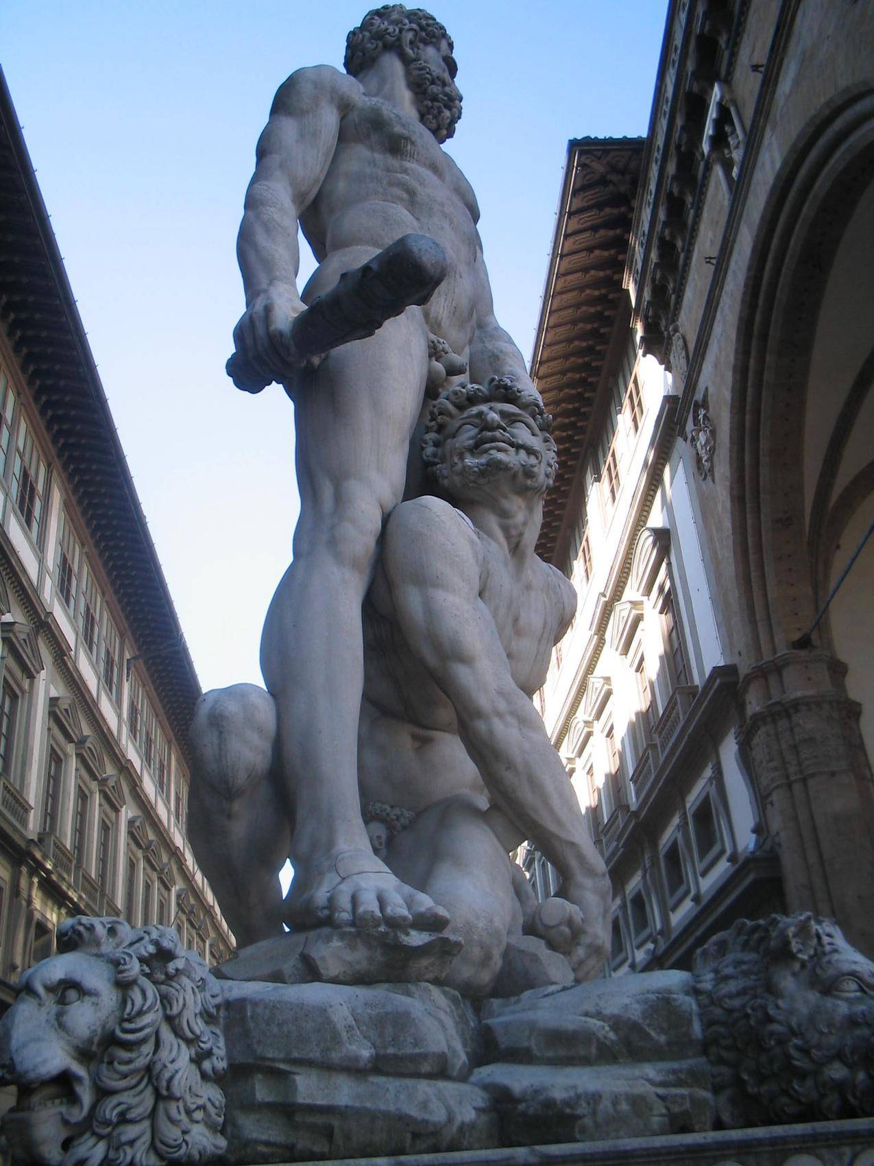 意大利佛罗伦萨的古典人物雕塑