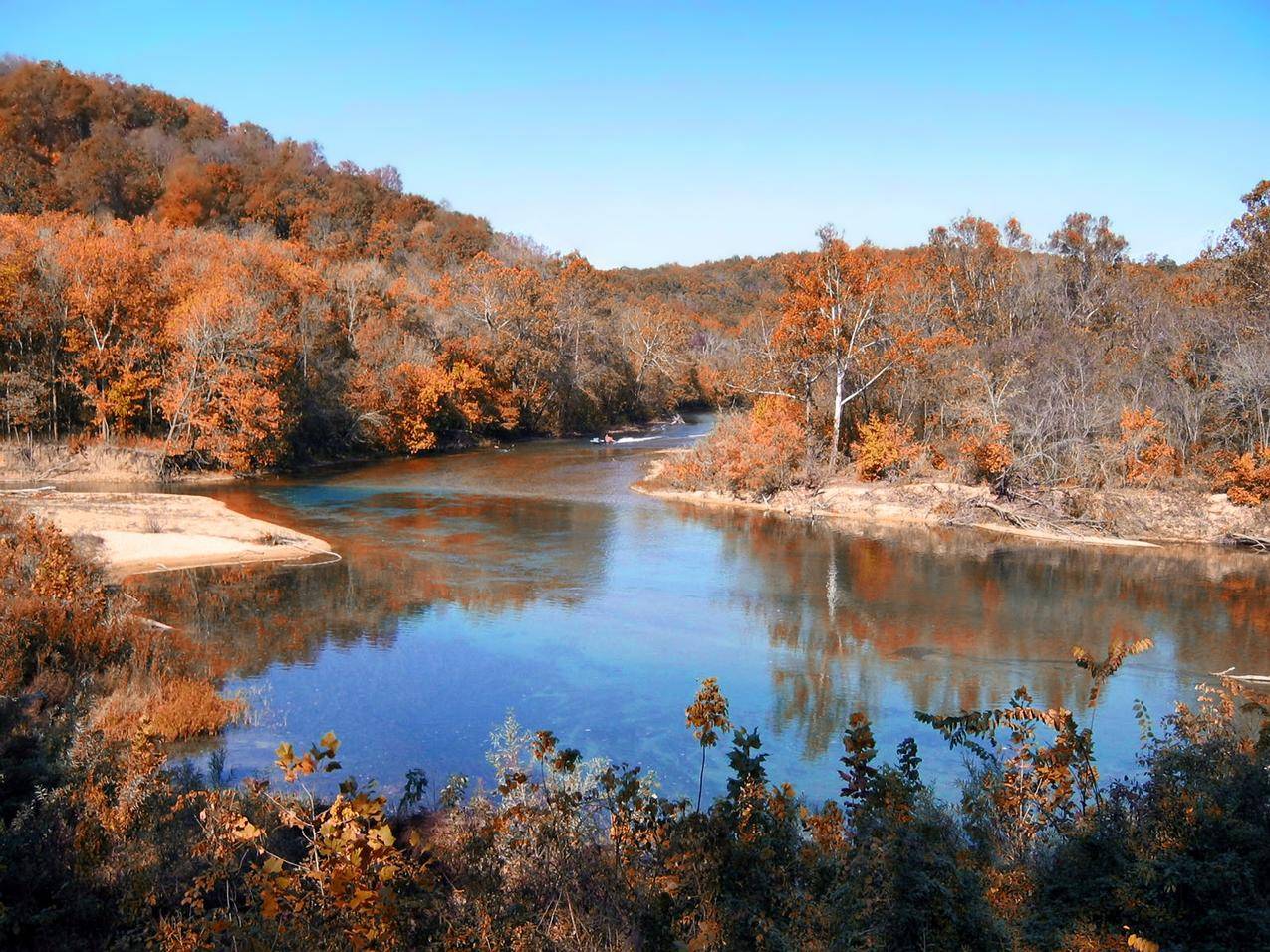 美国密苏里州秋天的河流风光