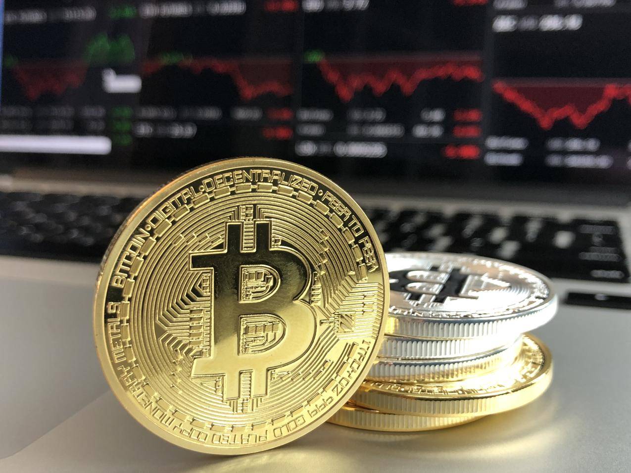 黄金与Silver,Bitcoins