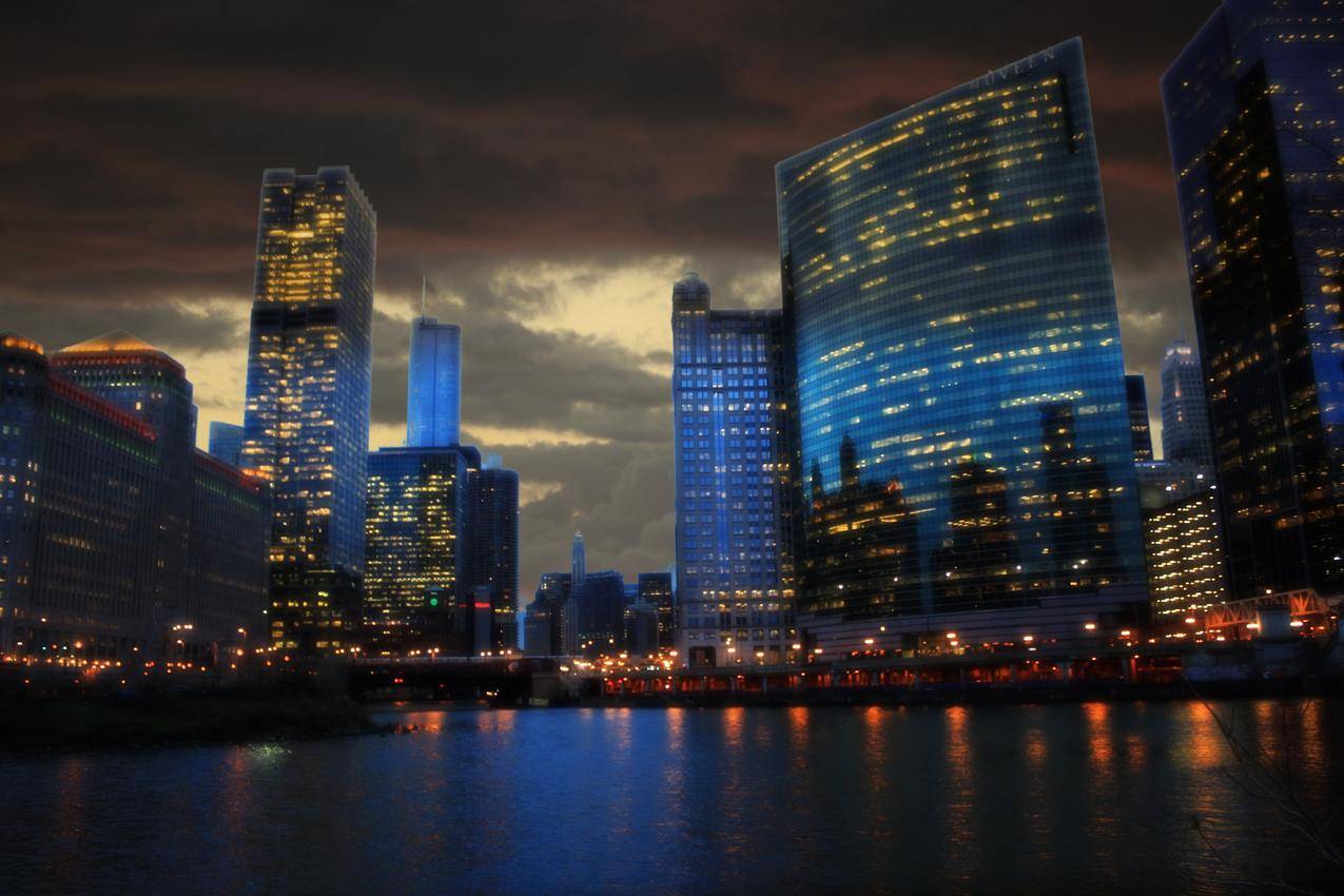 城市高楼建筑夜景图片
