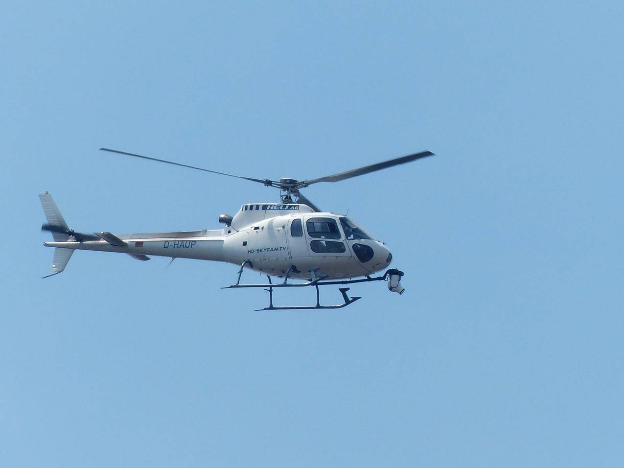 直升飞机监测高清壁纸