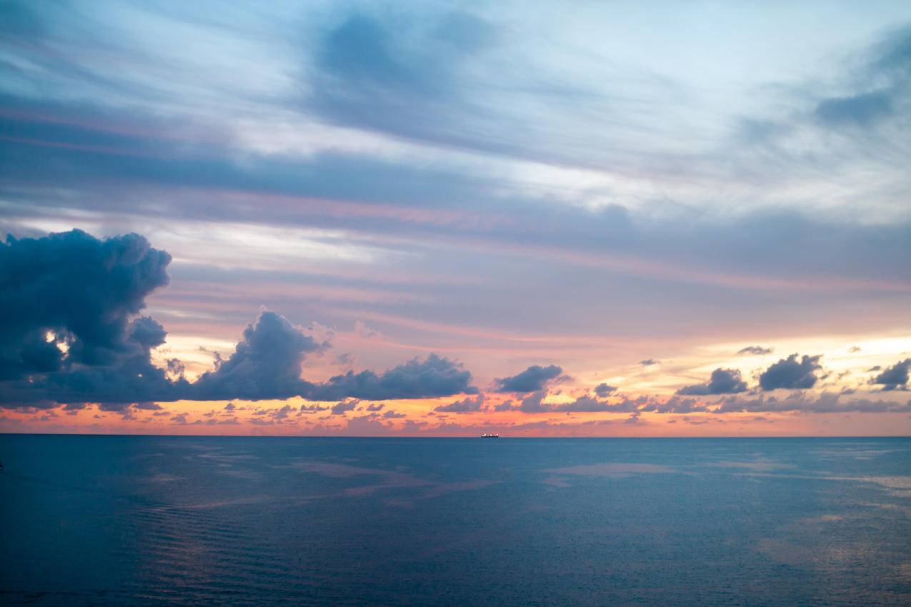 海蓝天空高清图片