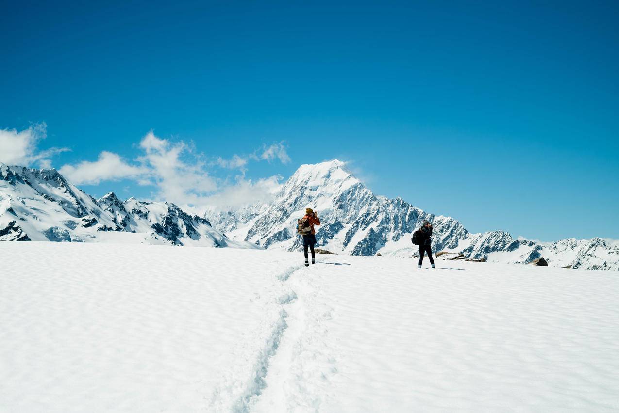 雪山雪地高清图片