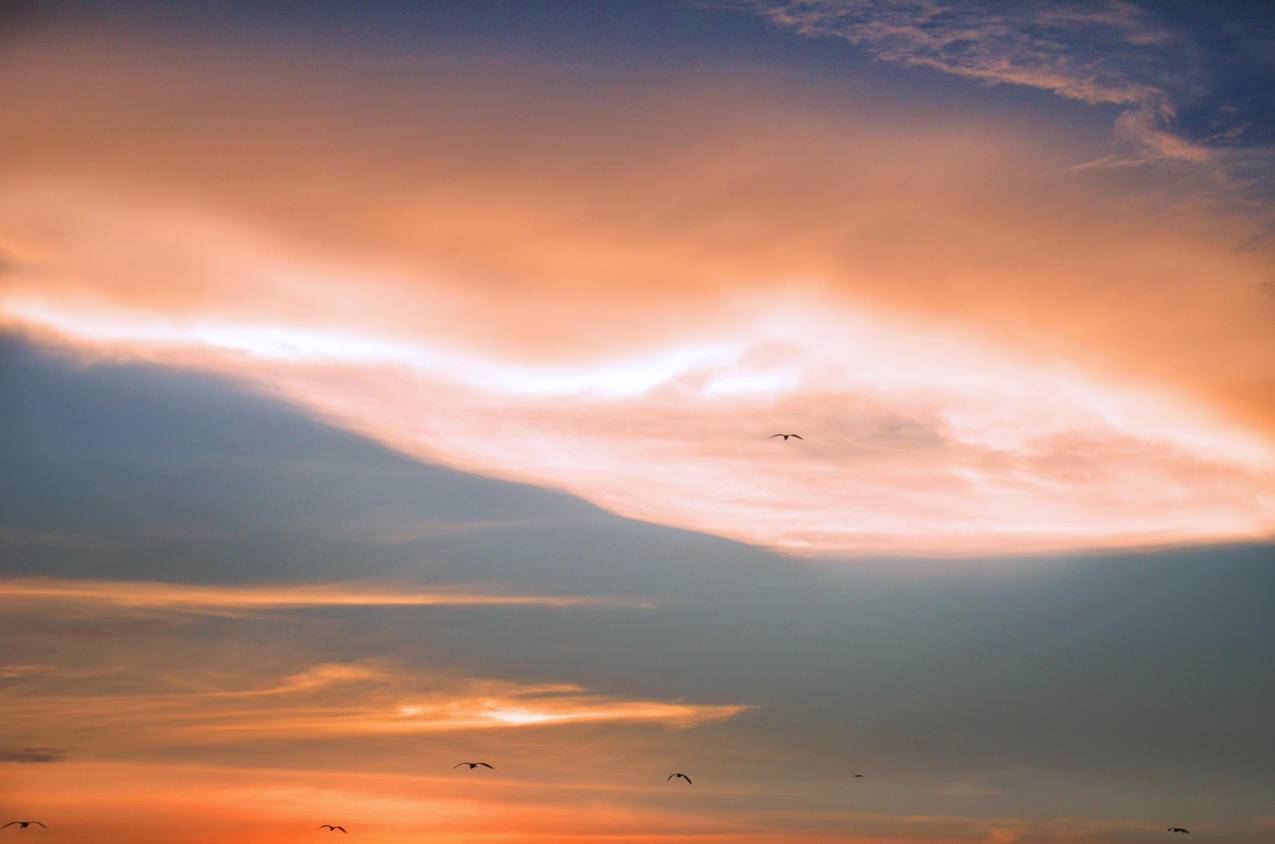 黎明的天空风景高清壁纸