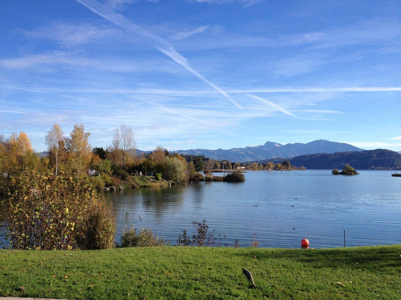 瑞士苏黎世湖湖泊风景图片