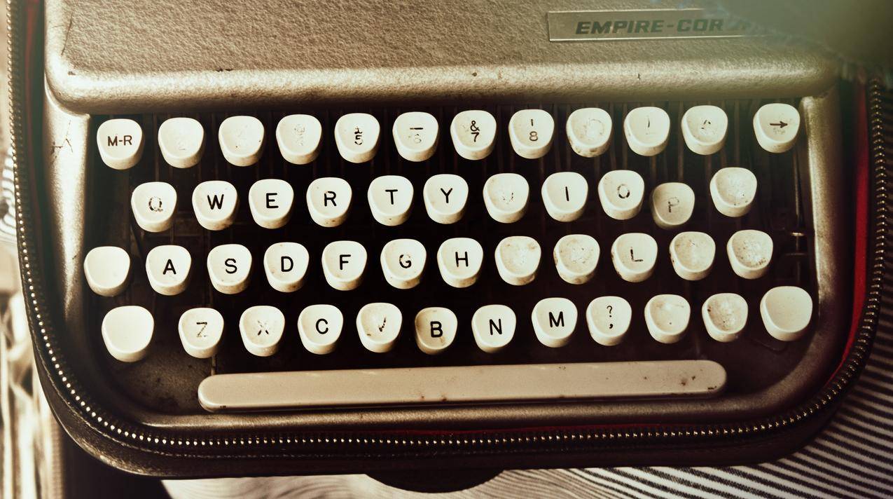 复古打字机高清图片