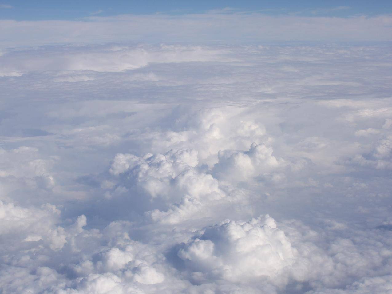 飞机上看云海云层的图片