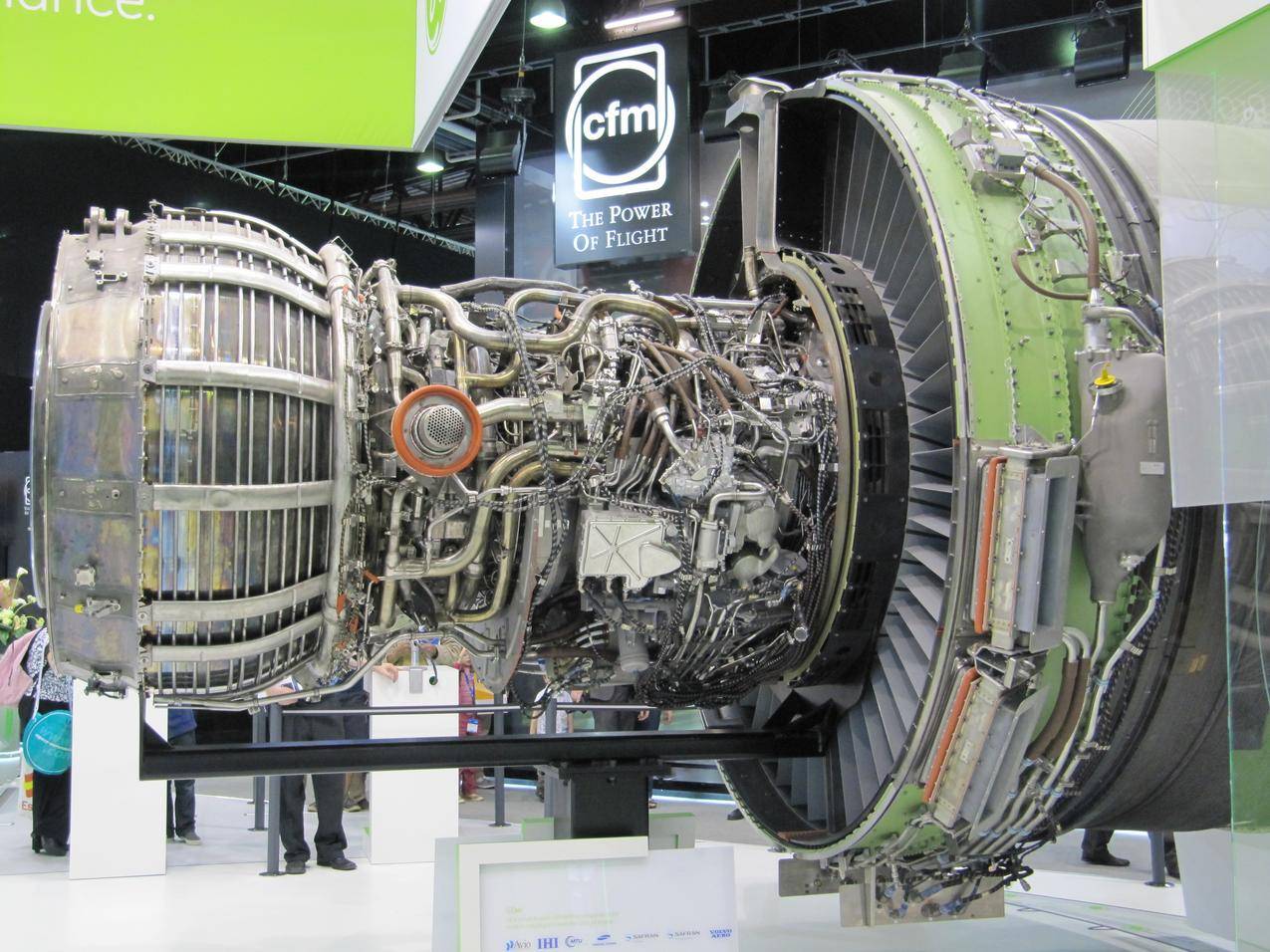 飞机涡轮发动机内部图片