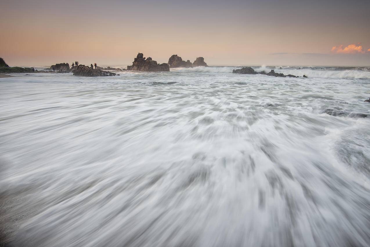 白色海浪泡沫