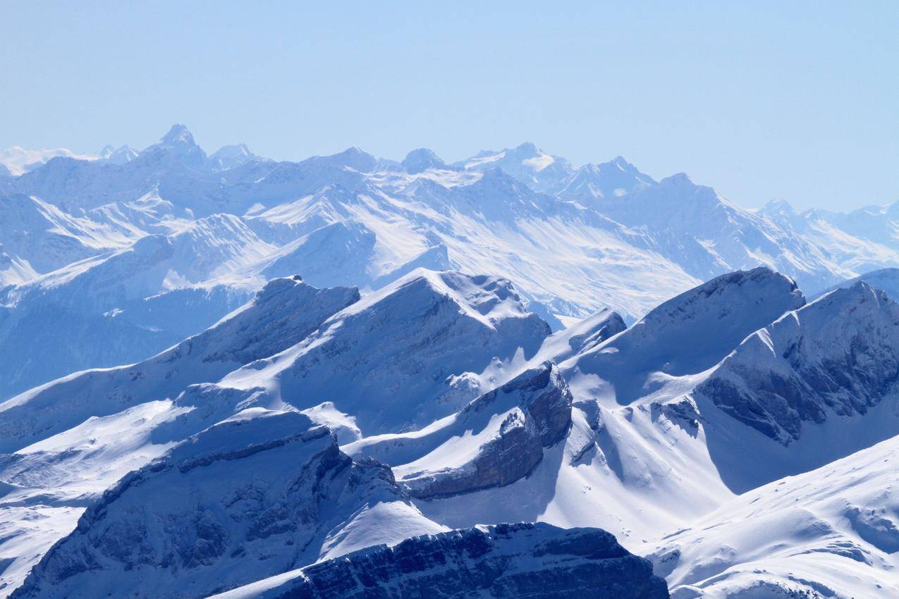 瑞士阿尔卑斯山山脉雪山风景图片