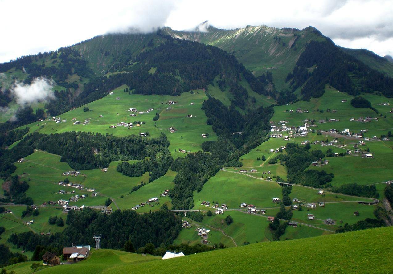 奥地利福拉尔贝格高山农村景观