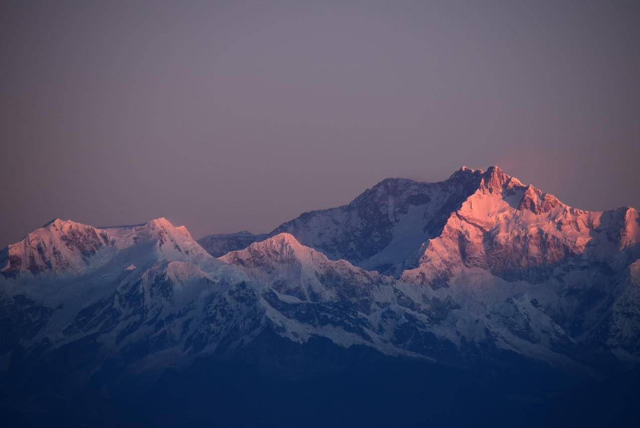 White与黑山壁纸