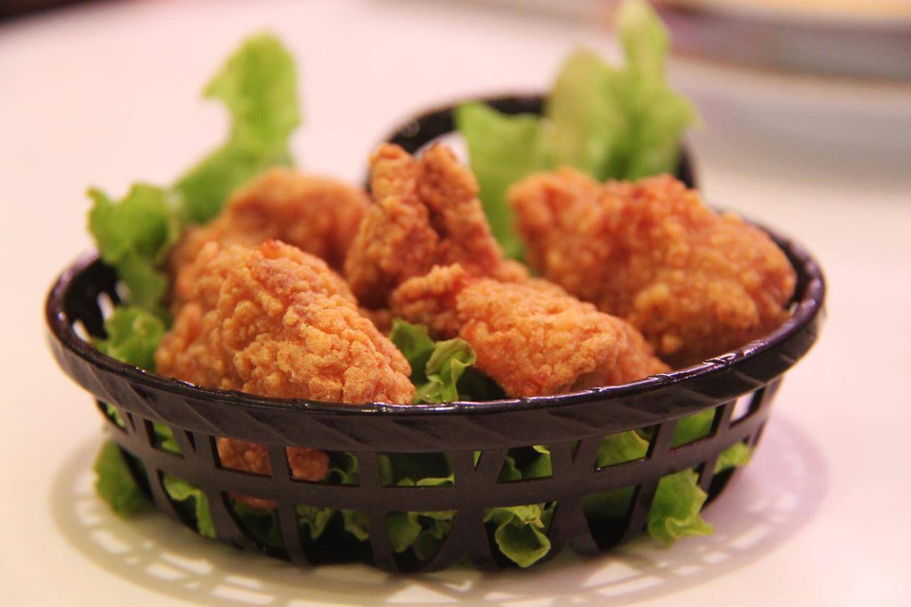青菜叶鸡腿