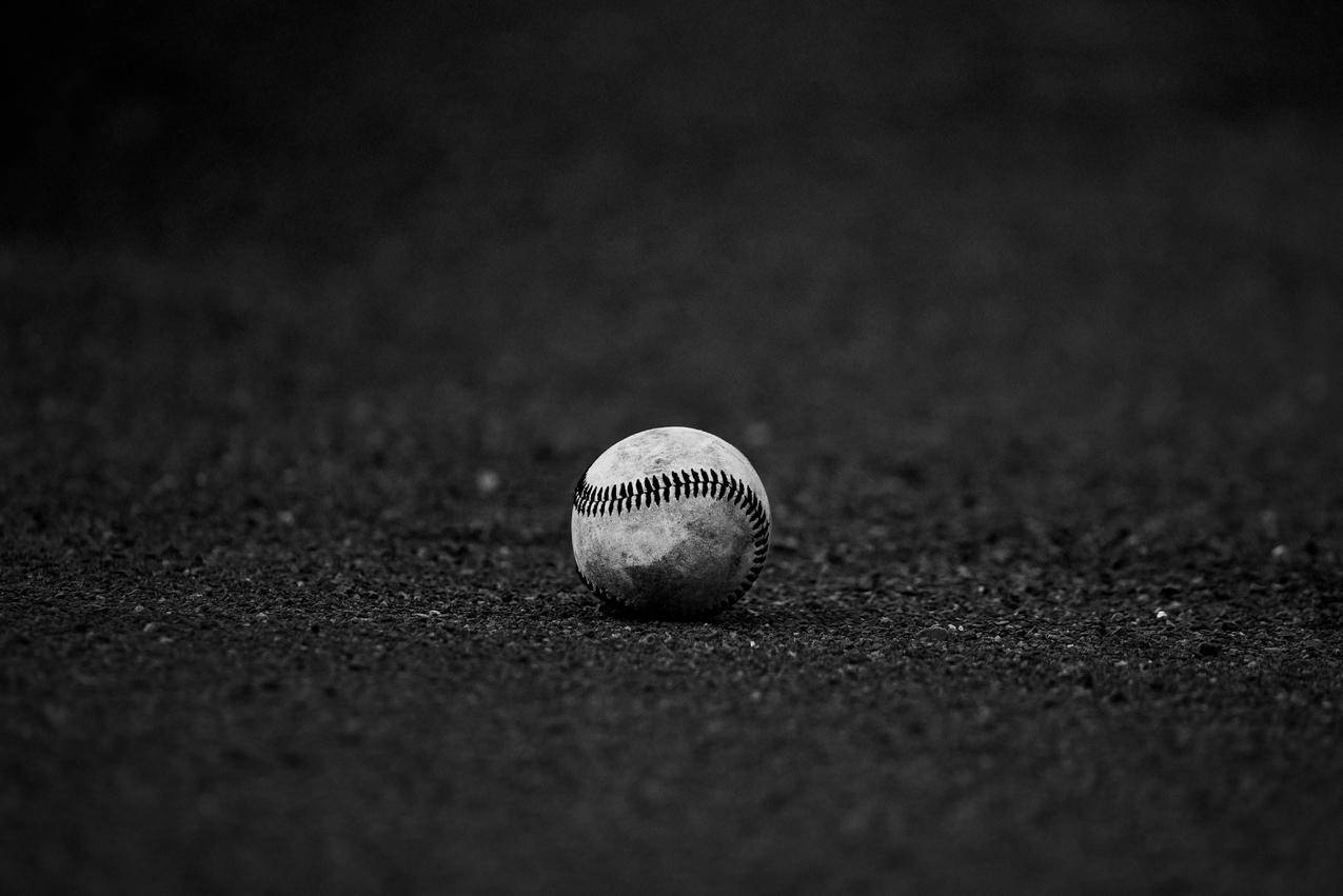 棒球的选择性聚焦灰度摄影